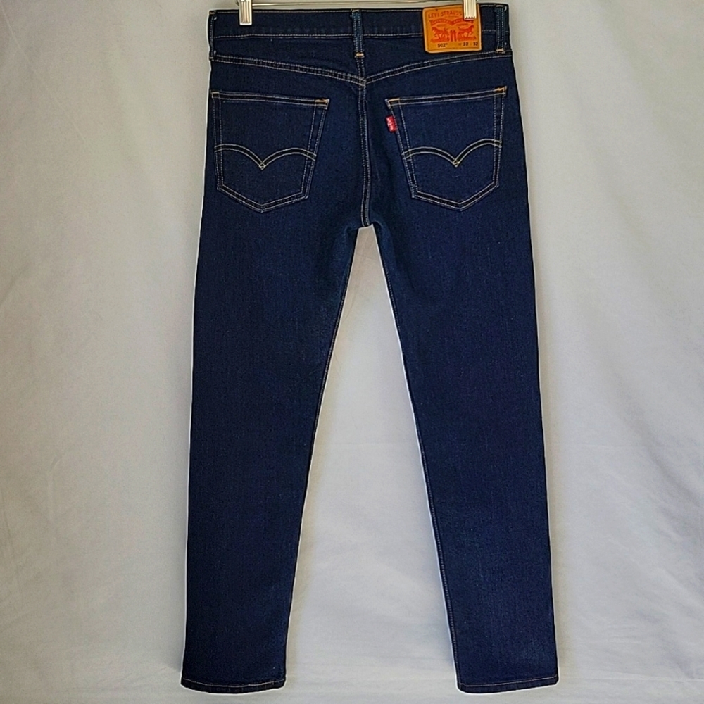 Levi's 502 Taper Fit Jeans Size 32 x 30 Dark Wash